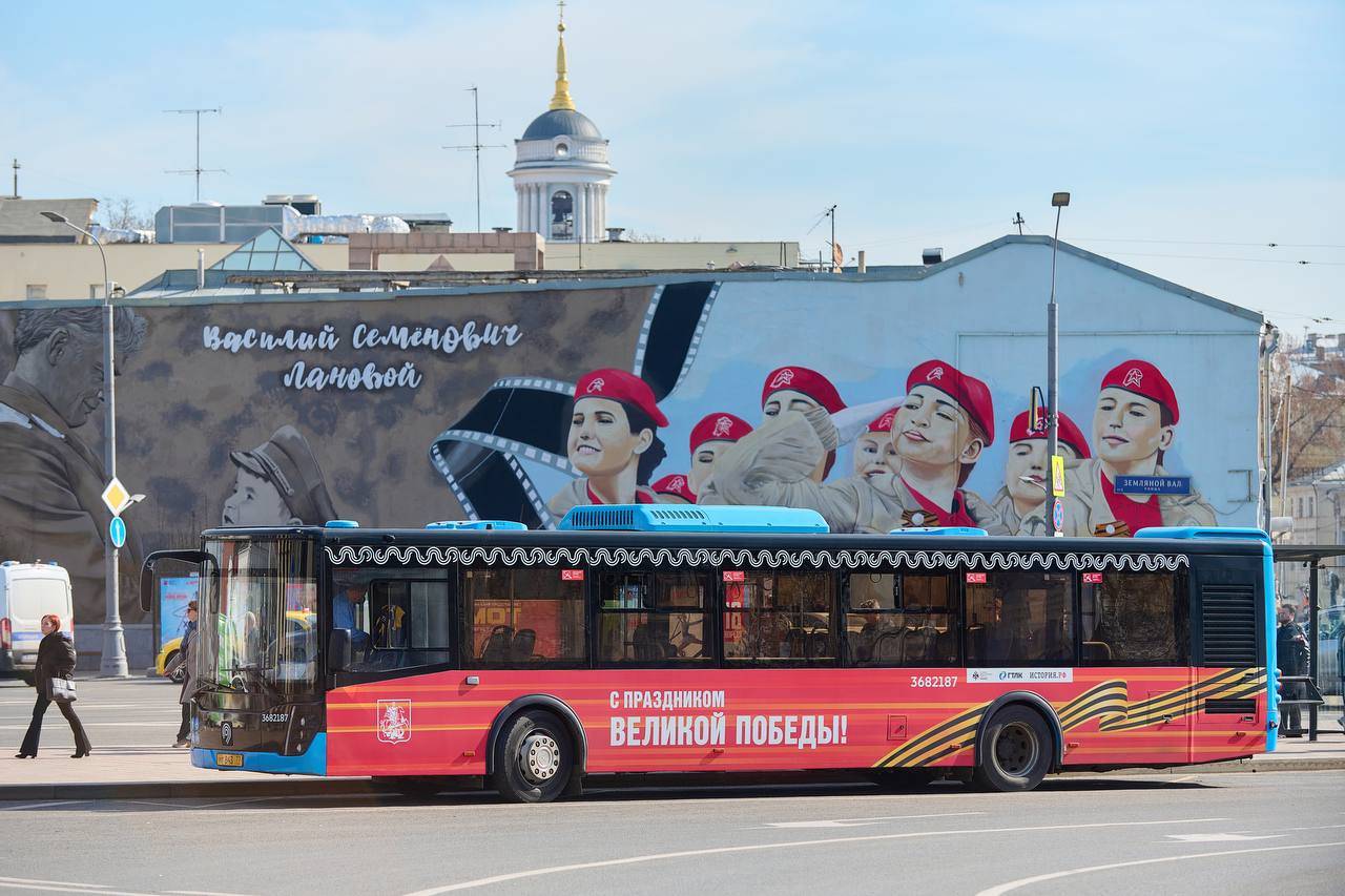 «Автобусы Победы» колесят по городам России
