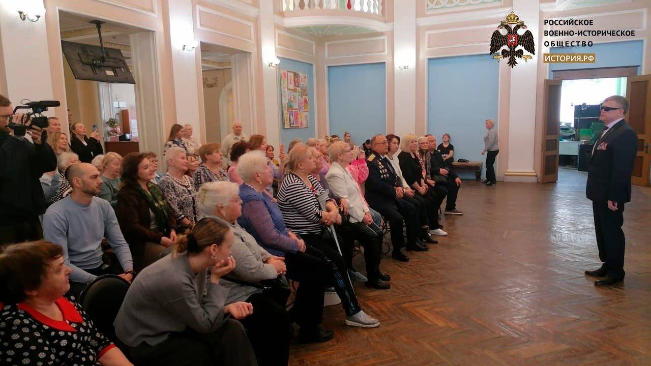 Патриотическое мероприятие и круглый стол в ознаменование 3-летия волонтерского движения в городе Дедовск