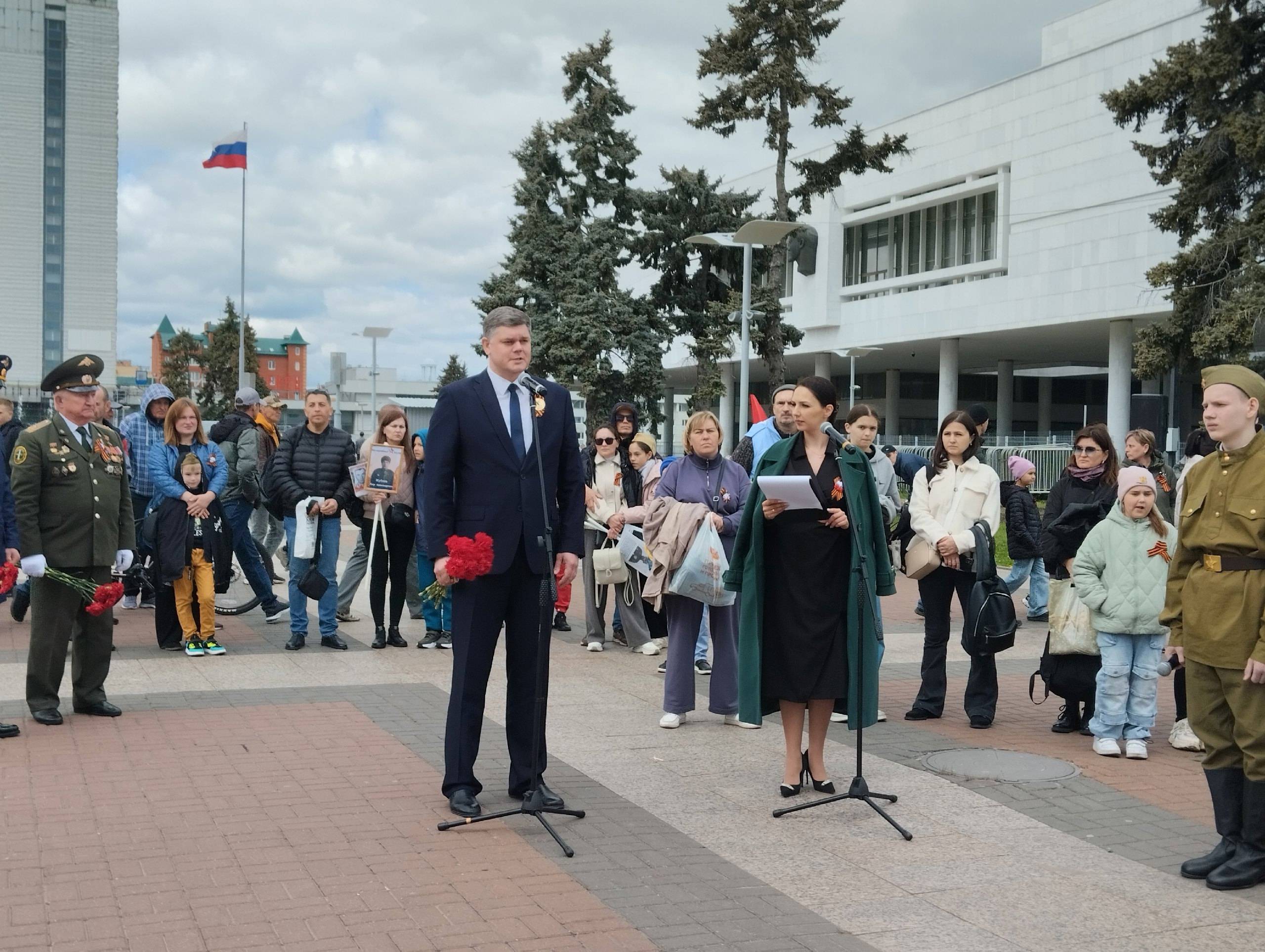 Председатель РО РВИО в Ульяновской области принял участие в открытии фотовыставки «Герои и подвиги», посвящённой 80-летию Победы