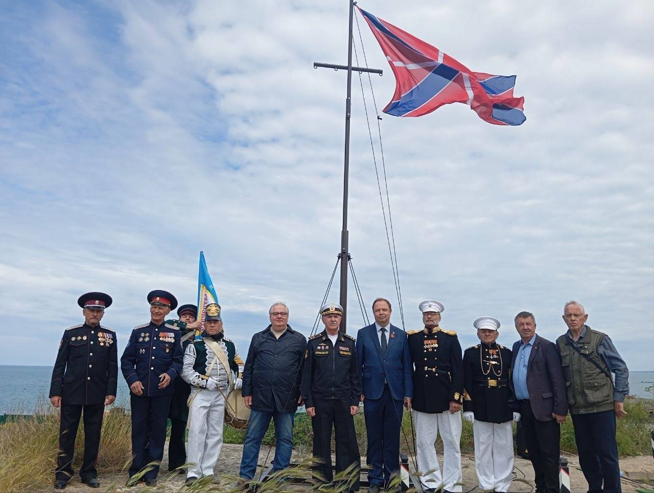 Над 10 батареей Севастополя подняли Крепостной флаг России