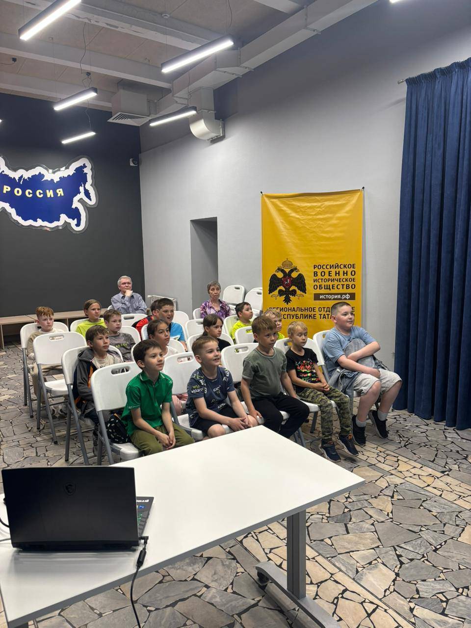 Юные чемпионы в эфире: в Татарстане прошёл мастер-класс по шахматам от звёзд мирового уровня