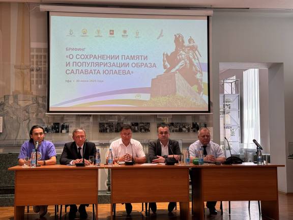 Председатель РО РВИО в Республике Башкортостан обсудил реставрацию памятника Салавата Юлаева