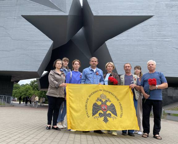 Нижегородцы второй год подряд посещают Беларусь с акцией «Венок на братскую могилу»