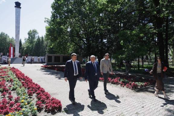 Еврейскую автономную область с рабочим визитом посетил заместитель начальника Управления Президента РФ по государственной политике в гуманитарной сфере, заместитель председателя Российского военно-исторического общества Николай Овсиенко. 