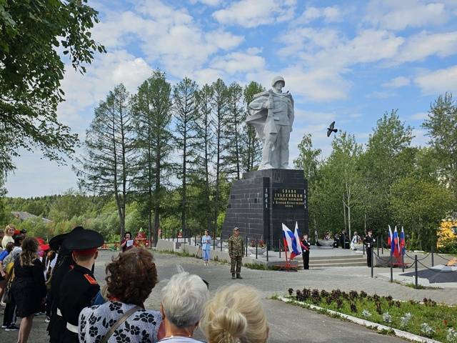 Передача знамени Молотовской танковой бригады в Губаху