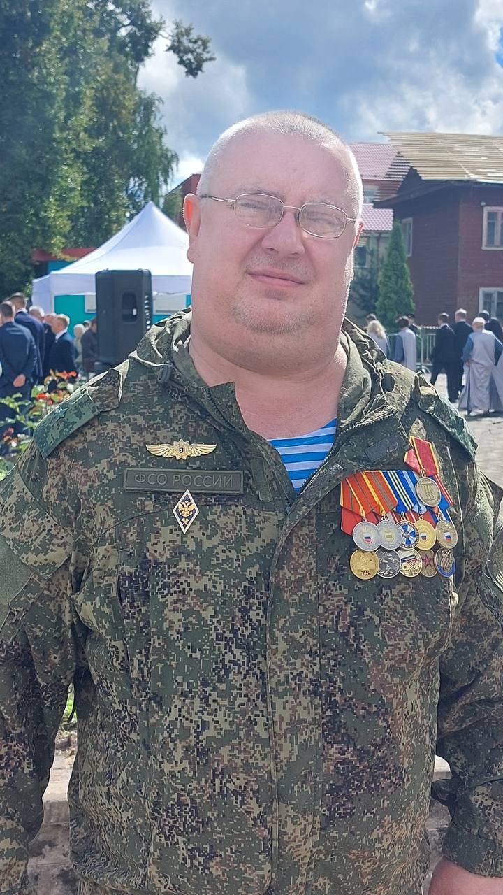 Член местного отделения РВИО в городе Великие Луки Валерий Гудков награжден памятной медалью