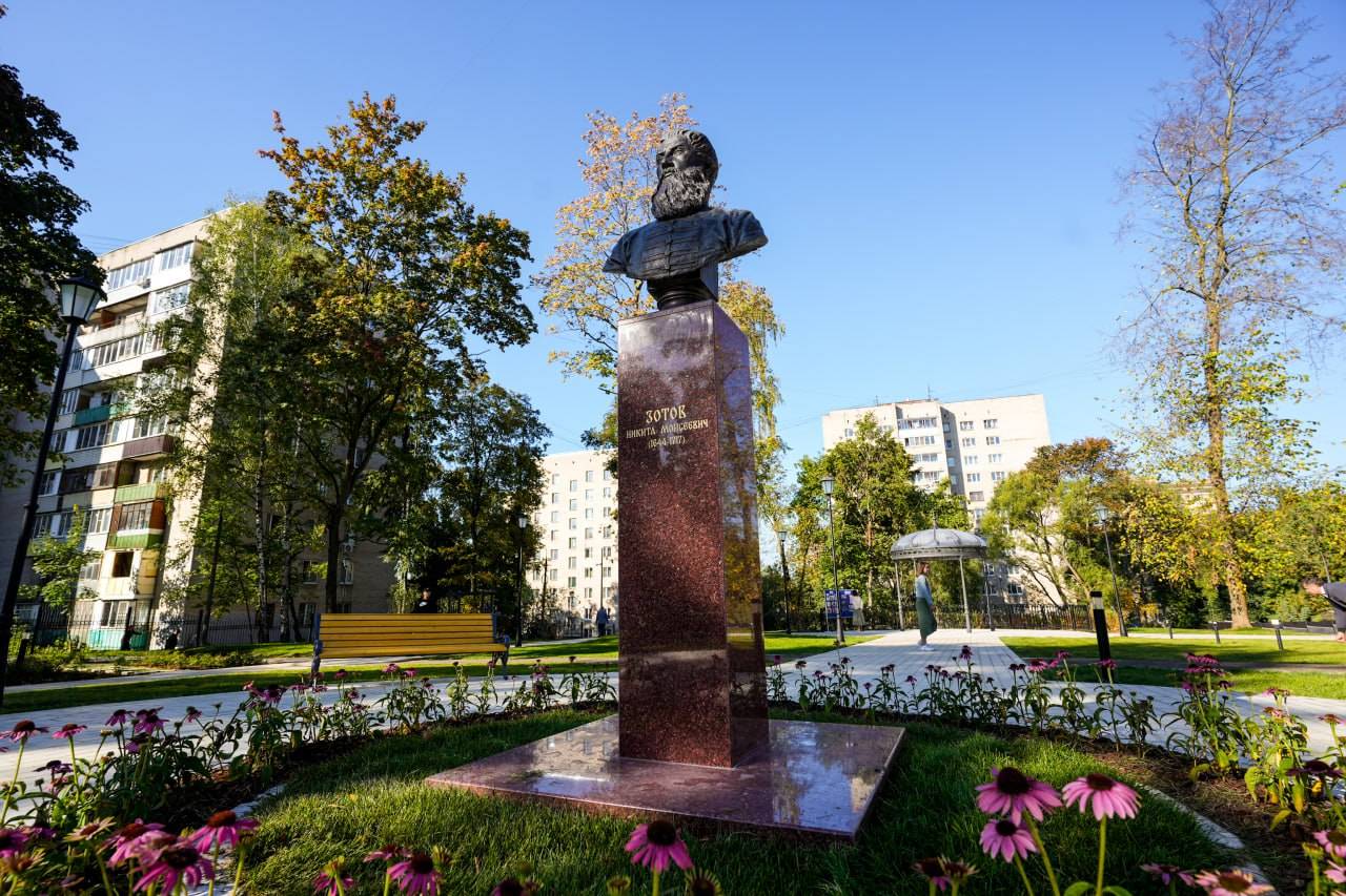 Памятник Никите Зотову и новый сквер открыты в Лыткарино