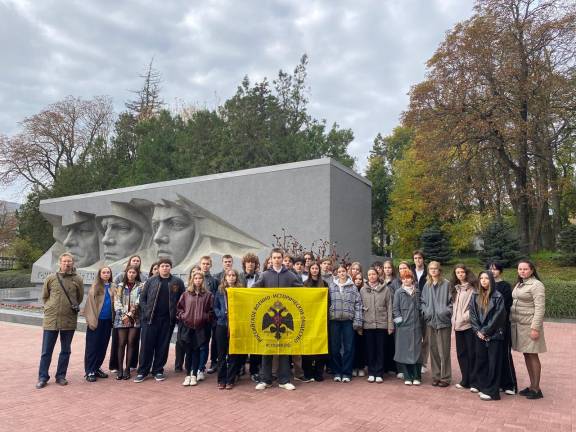 «Ставрополь помнит войну»: экскурсия для школьников от РО РВИО СК