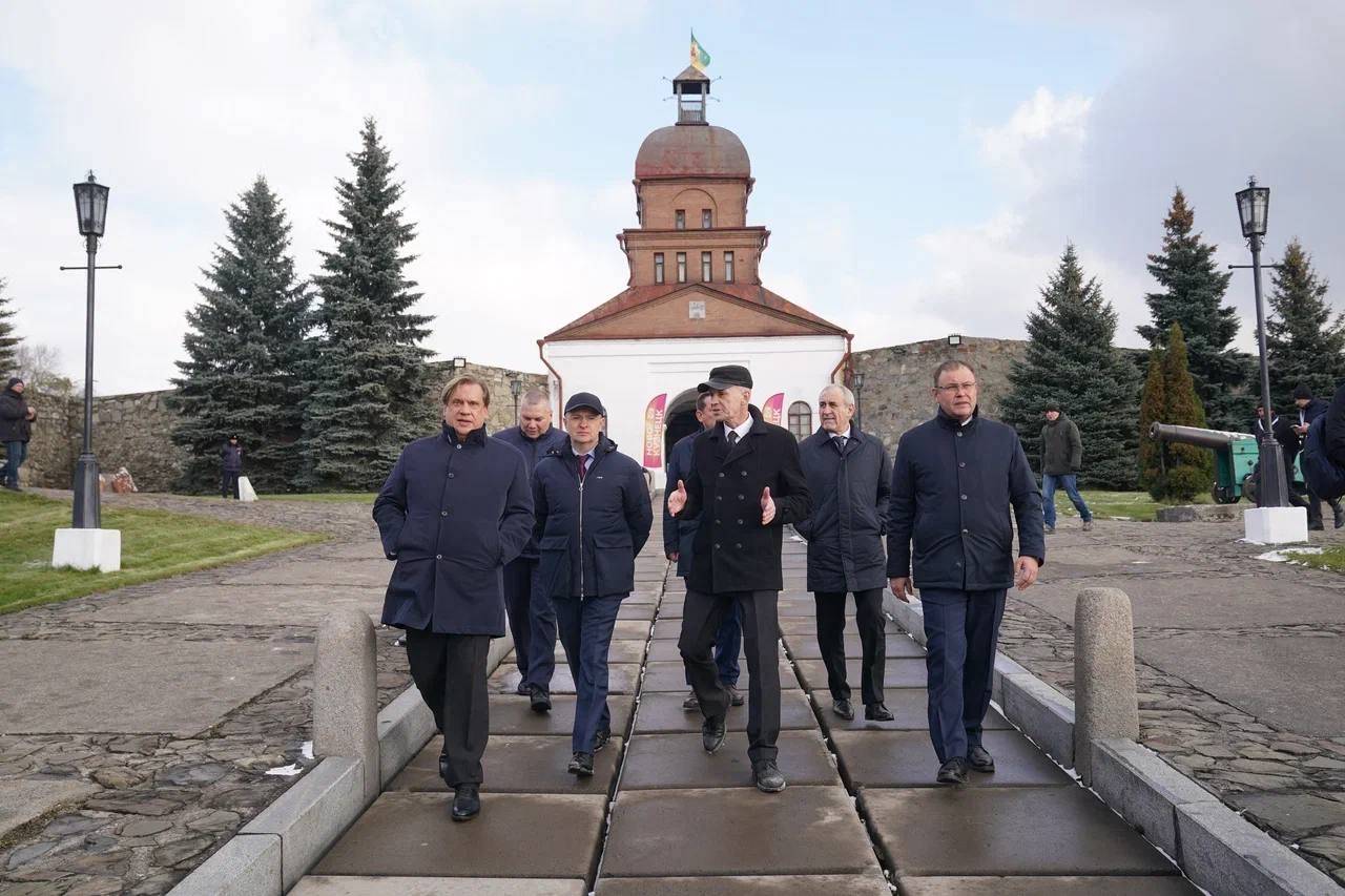 Владимир Мединский и Илья Середюк обсудили проекты по сохранению исторической памяти