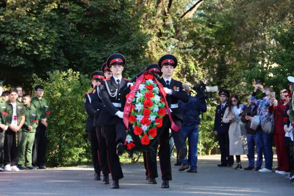 В Астрахани почтили память воинов 28-й Краснознамённой армии