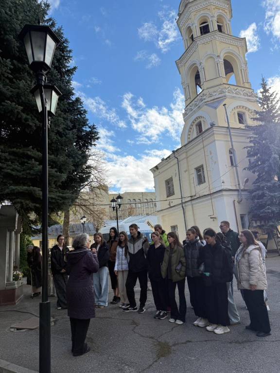 Об истории медицины для учащейся молодежи города Ставрополя: военно-историческая экскурсия РО РВИО СК
