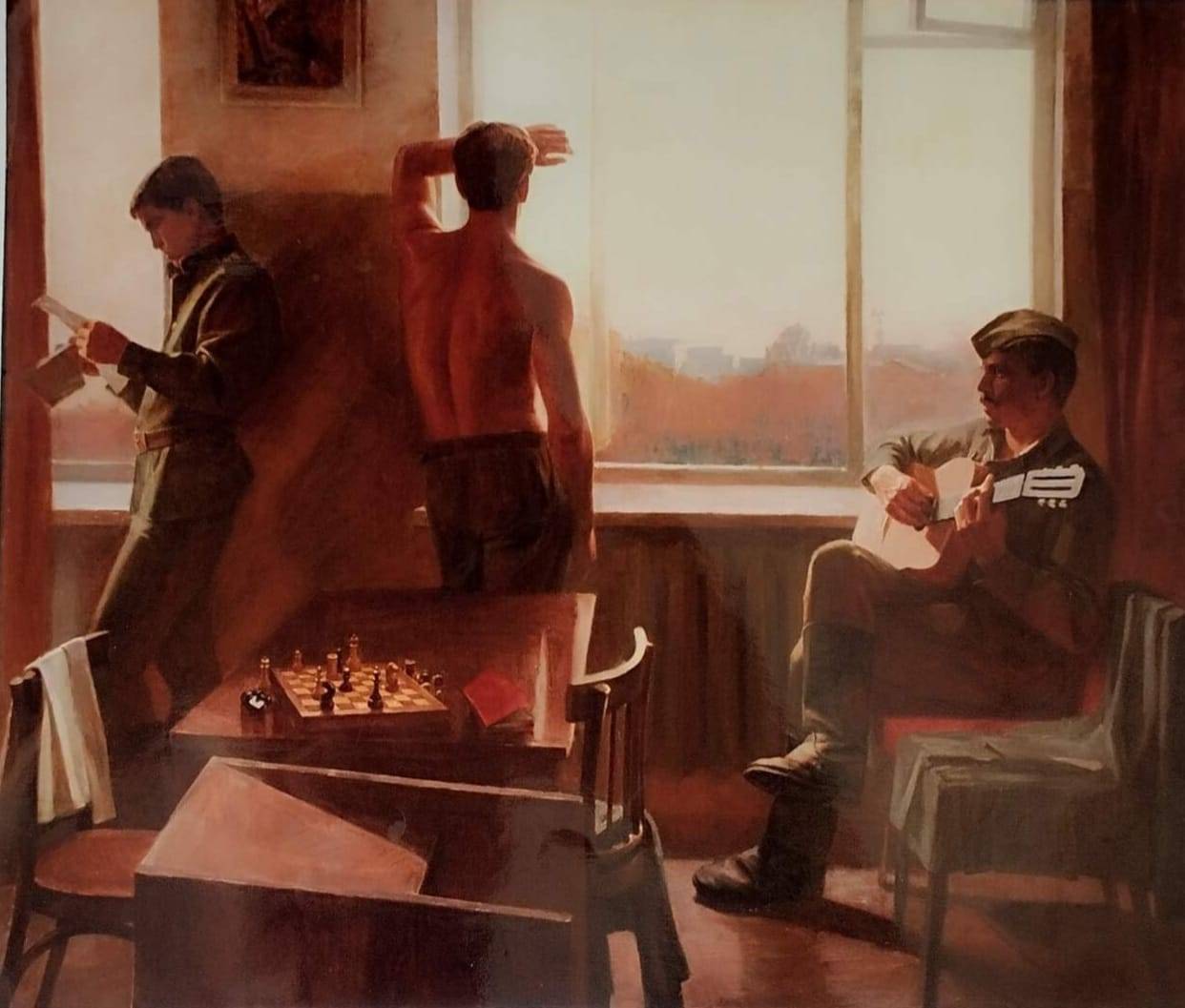 Астраханские художники представили свои картины на выставке к 80-летию Великой Победы