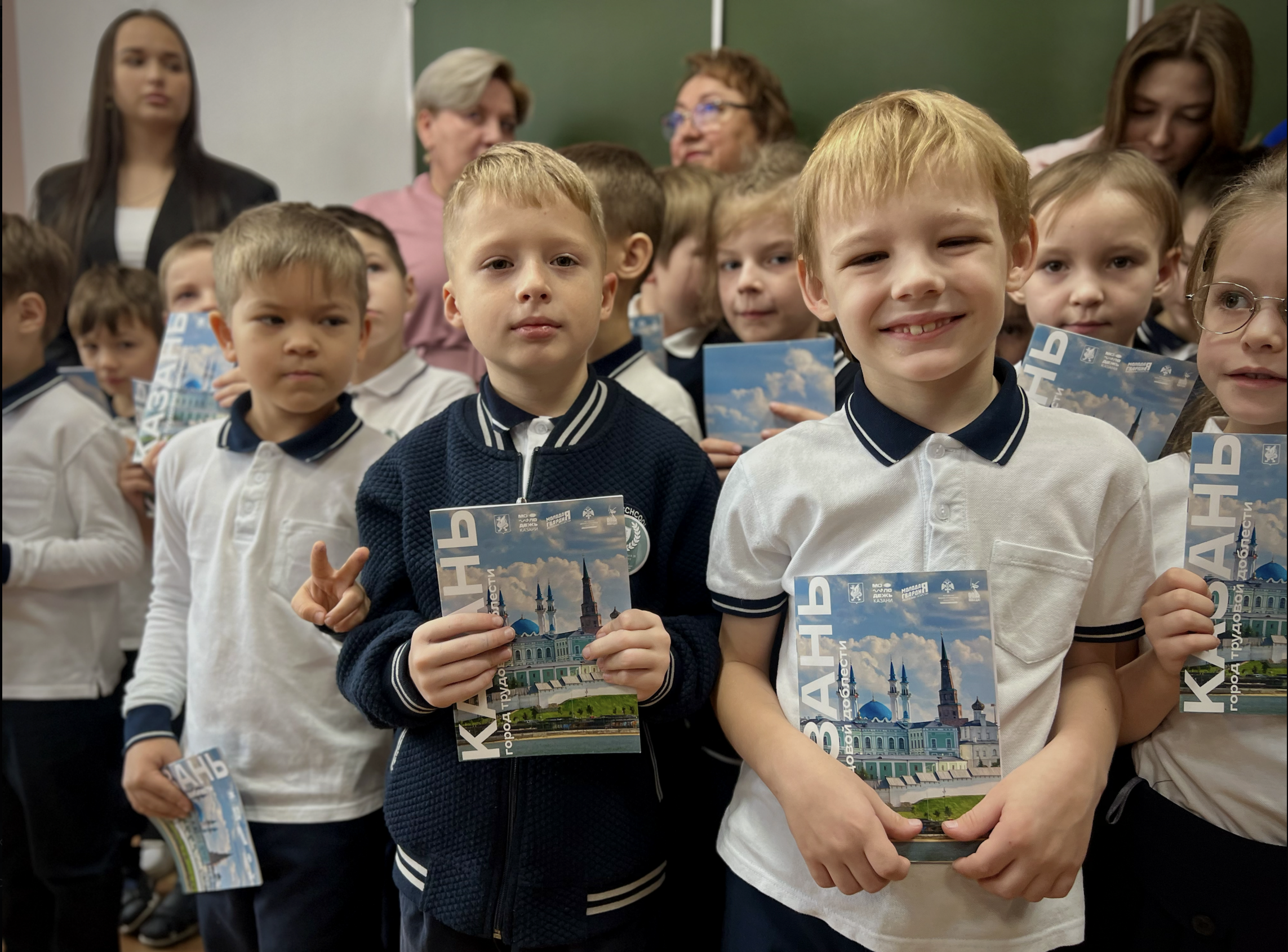 В Казани представили двуязычную раскраску «Казань. Город трудовой доблести»