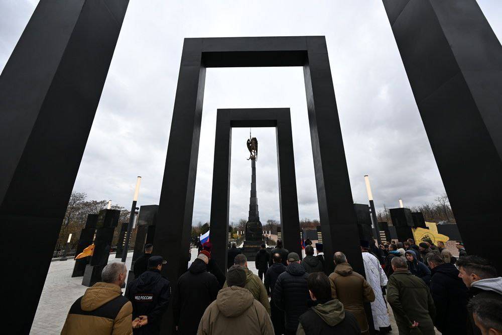 В Донецке открыт военно-мемориальный комплекс «Донецкое море»