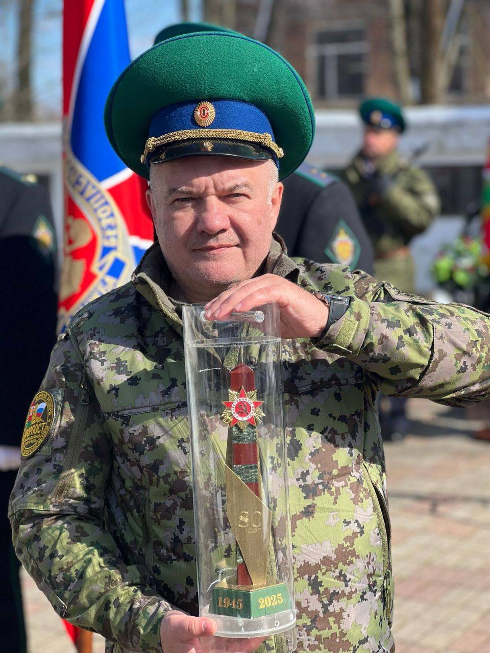 Владимир Котов принимает участие в пограничной эстафете Победы