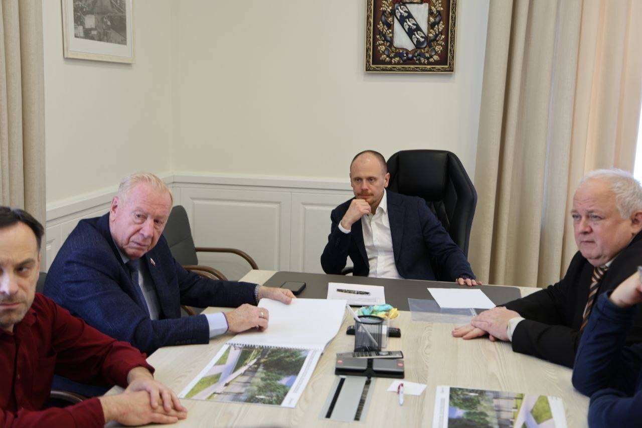 В Доме Советов состоялась рабочая встреча актива регионального отделения РВИО с заместителем губернатора Артёмом Демидовым