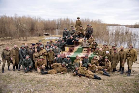 Подвиг во имя жизни - в канун 80 летия Победы в Великой Отечественной войне в Югре прошла военно-историческая реконструкция