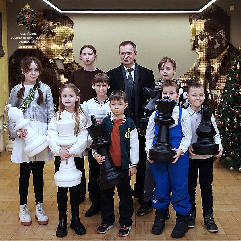 Победители шахматного турнира РВИО побывали на ёлке в Москве