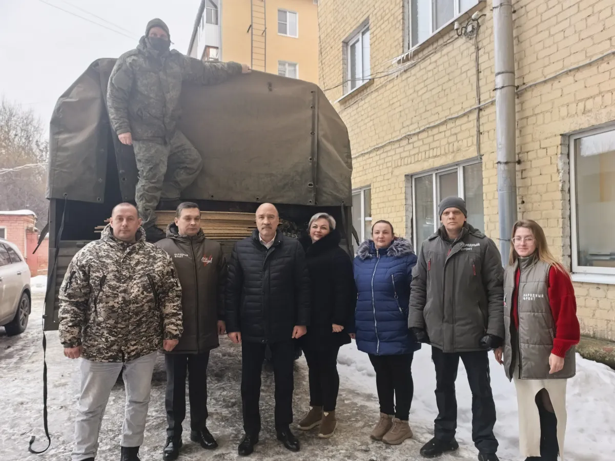 Леонид Музалевский поблагодарил хомутовских женщин-волонтеров за помощь фронту