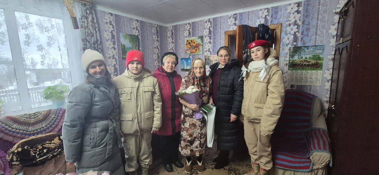 Секреты долголетия: 92-летнюю Е.И. Титову отметили знаком «Помощь фронту»