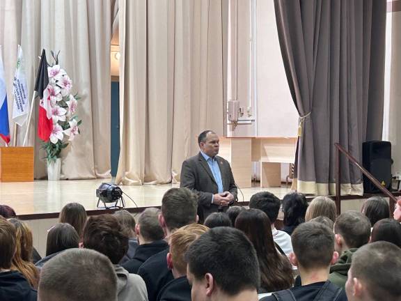 В Можге прошли Уроки Мужества ко Дню снятия блокады Ленинграда