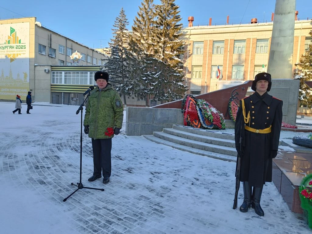 В Кургане прошел митинг, посвященный открытию Всероссийского месячника оборонно-массовой и спортивной работы
