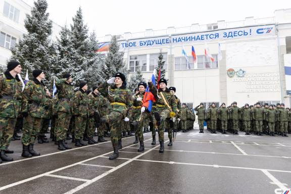 Председатель реготделения РВИО поздравил студентов с Днём защитника Отечества