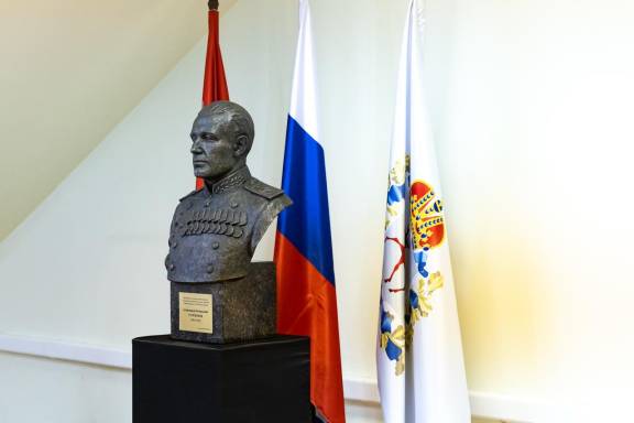 Увековечение памяти Главного маршала авиации Александра Голованова в Нижегородской области
