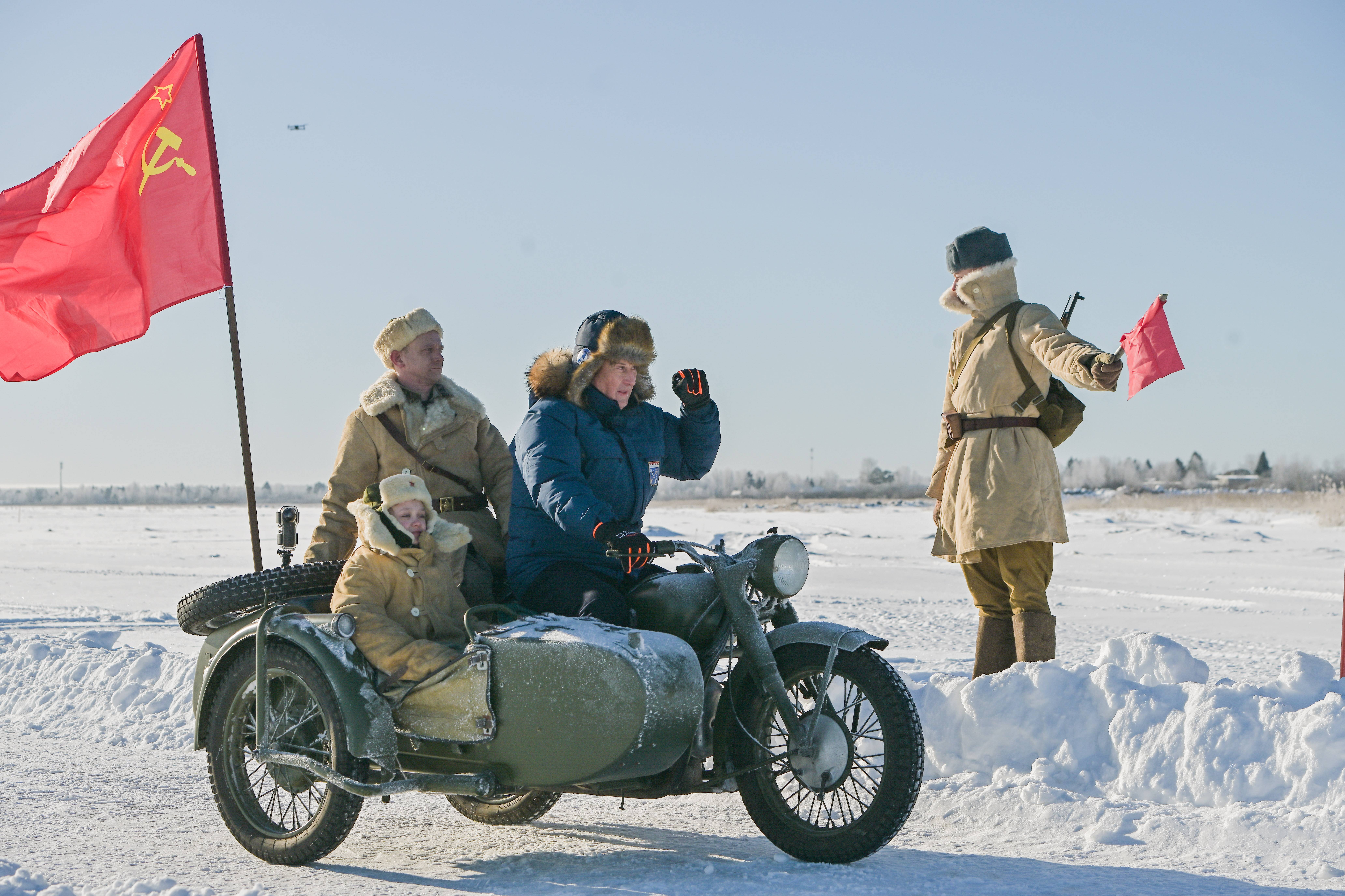 В февральские дни 1942 года была начата массовая эвакуация ленинградских детей по льду Ладожского озера на «Большую землю»