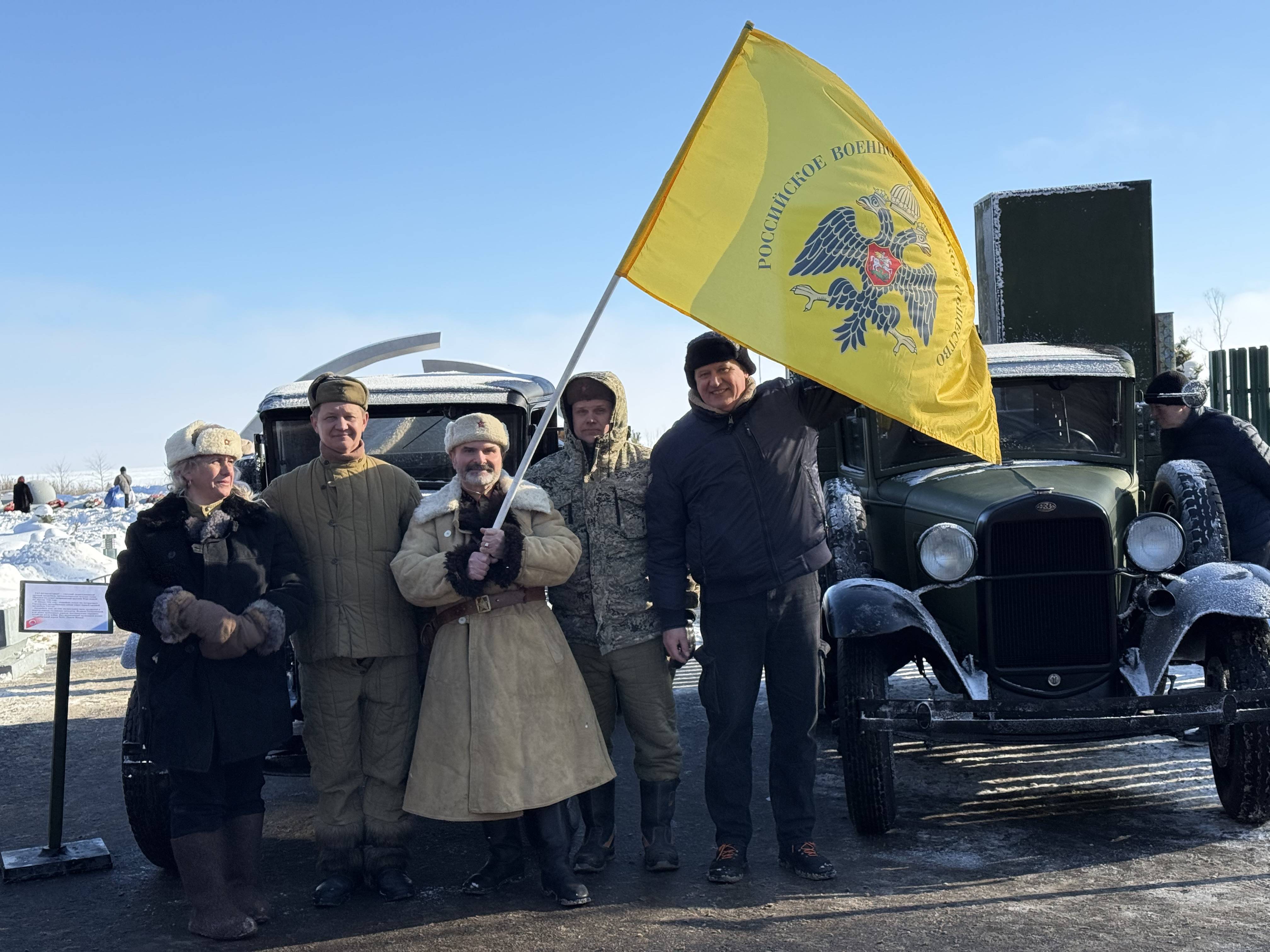 Историческую реконструкцию движения по «Дороге жизни» провели на Ладоге