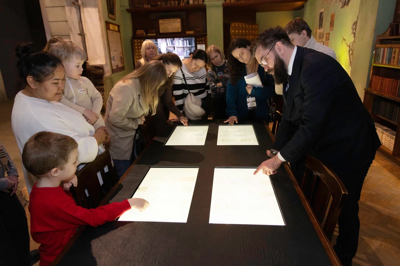 В Музее Победы прошли тематические экскурсии ко Дню российской науки