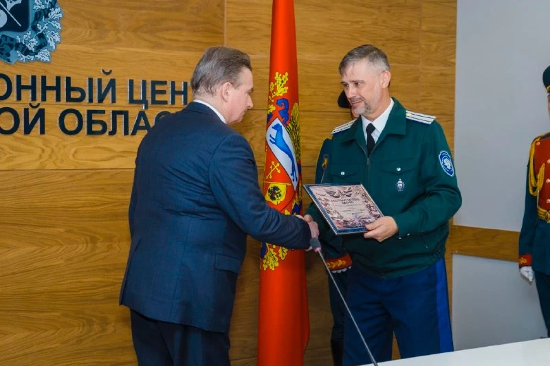В Оренбуржье бойцам Барс-6 вручили медали ЛНР