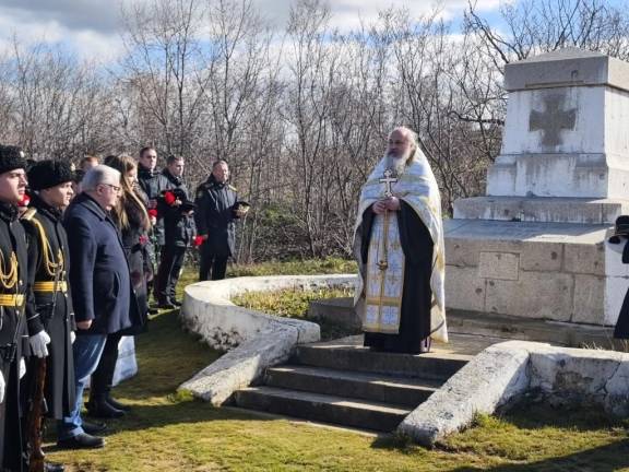 Севастопольцы почтили память контр-адмирала В.И. Истомина