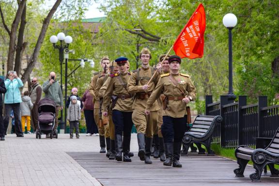 2 мая в музейно-выставочном комплексе «Салют, Победа!» состоялась арт-реконструкция городского пространства «Весна 45-го»