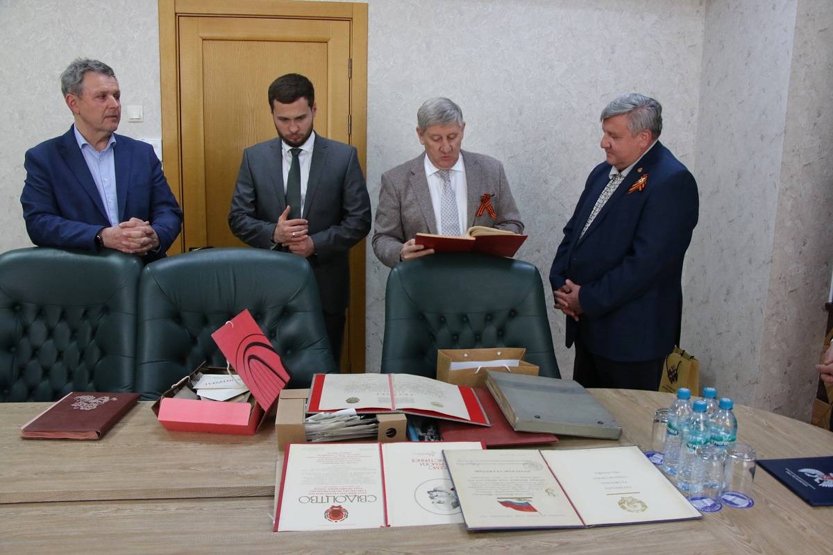 Спасенные на «Азовстали» артефакты переданы в ДНР