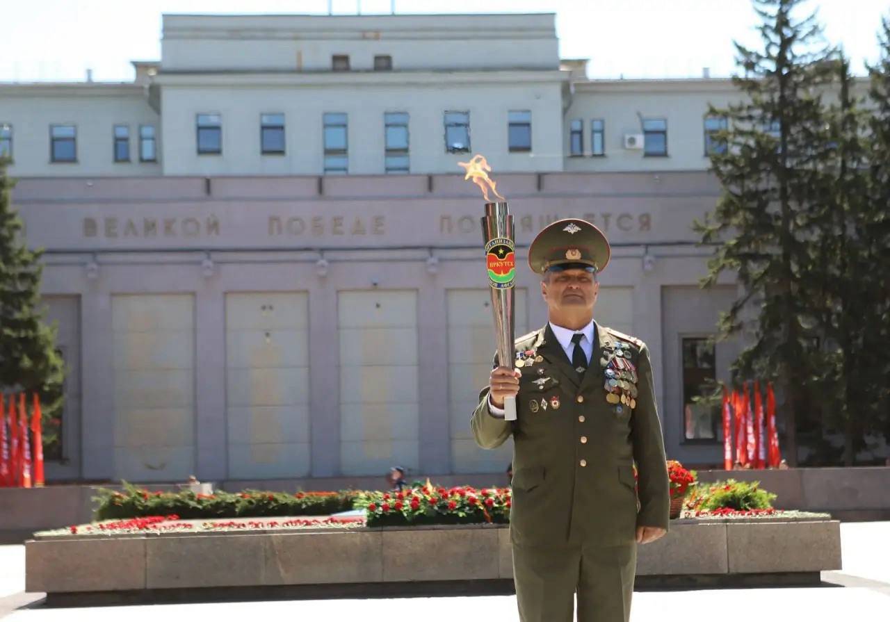 Героико-патриотическая акция «Пламя гордости за Победу» прошла в Иркутске.