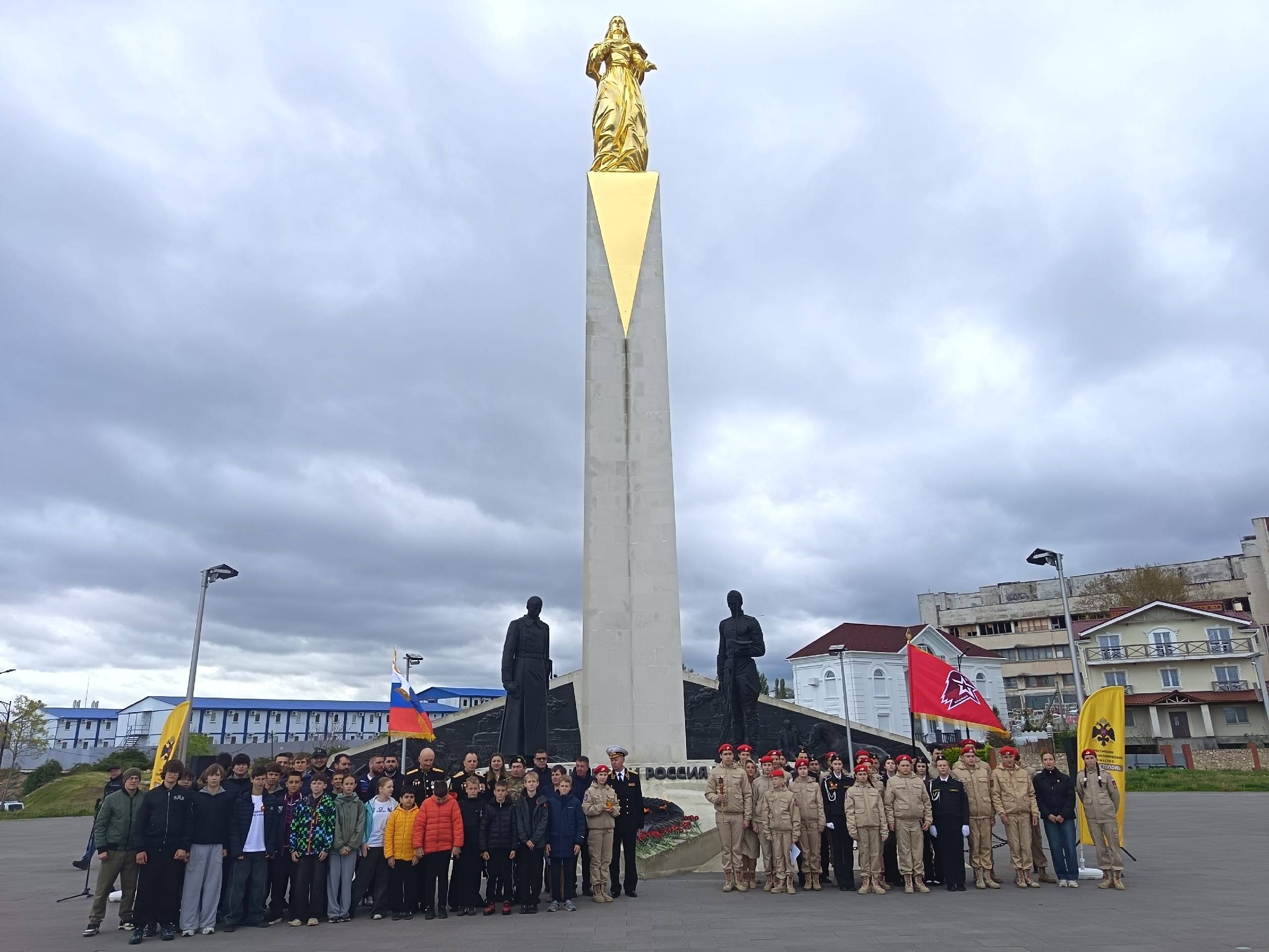 В Севастополе прошла традиционная акция "Огонь памяти"