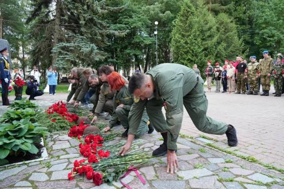"Двадцать второго июня, Ровно в четыре часа"