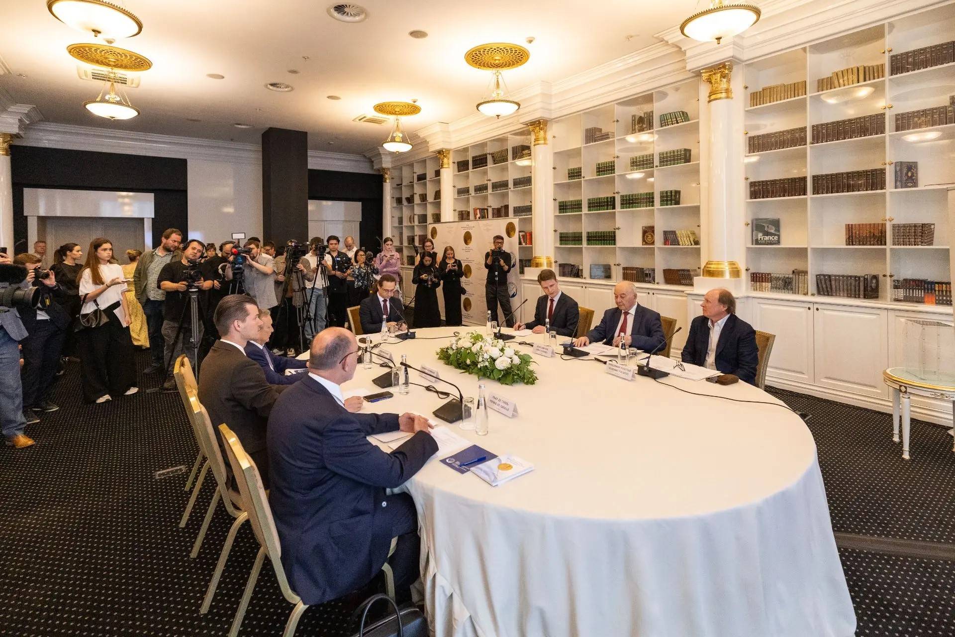 Президент Вьетнама стал лауреатом Премии мира имени Льва Толстого