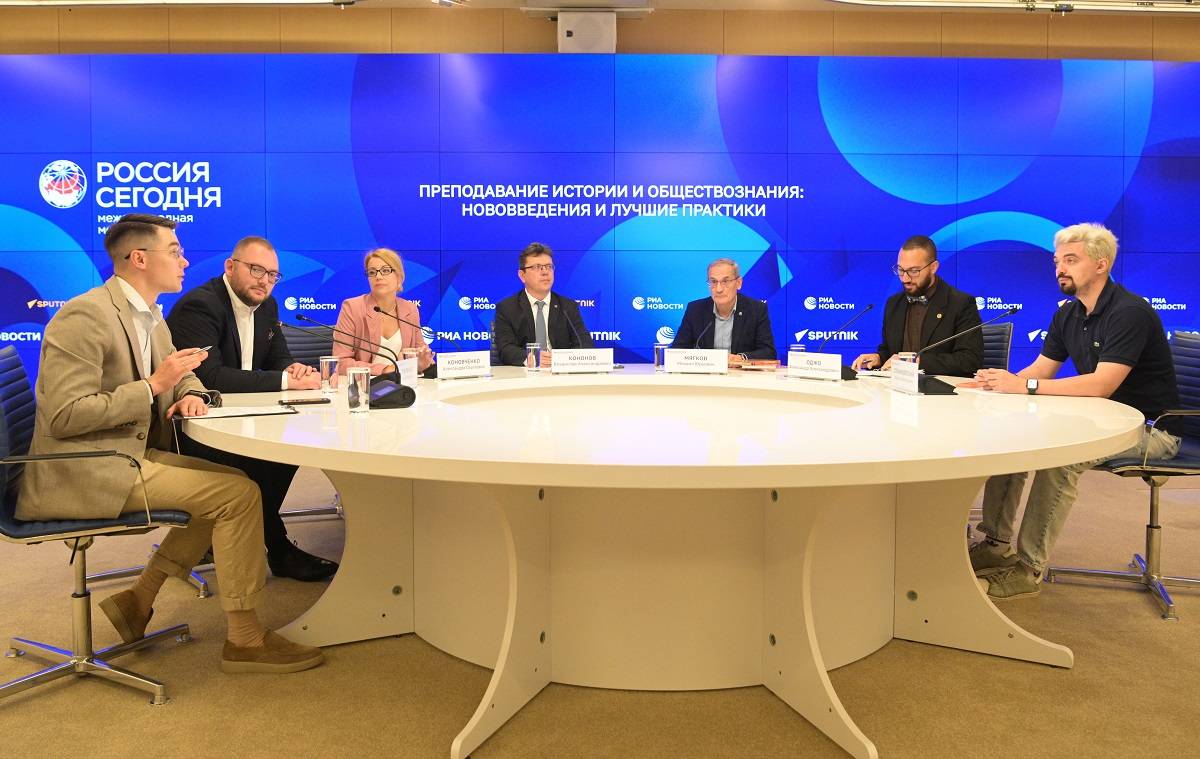 В России представили обновленный ресурс «Учителю и ученику»