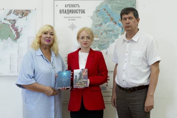 "Словом грозным бьют врага...": в Приморском крае готовится выставка о защитниках Родины