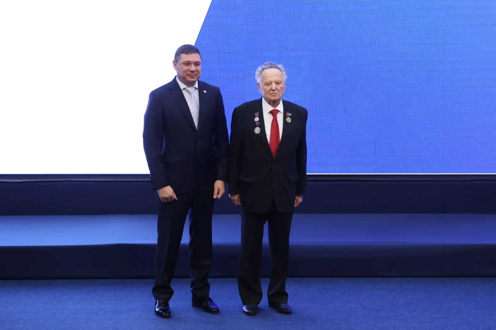 Ростислав Мединский награжден знаком «За трудовые достижения»