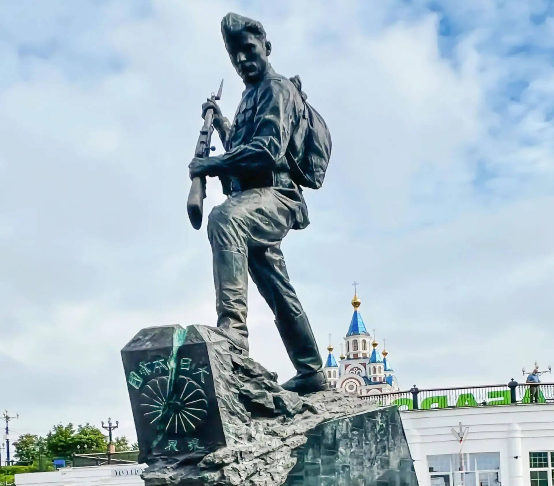 Символ хризантемы останется на мемориале, посвященном Победе над милитаристской Японией