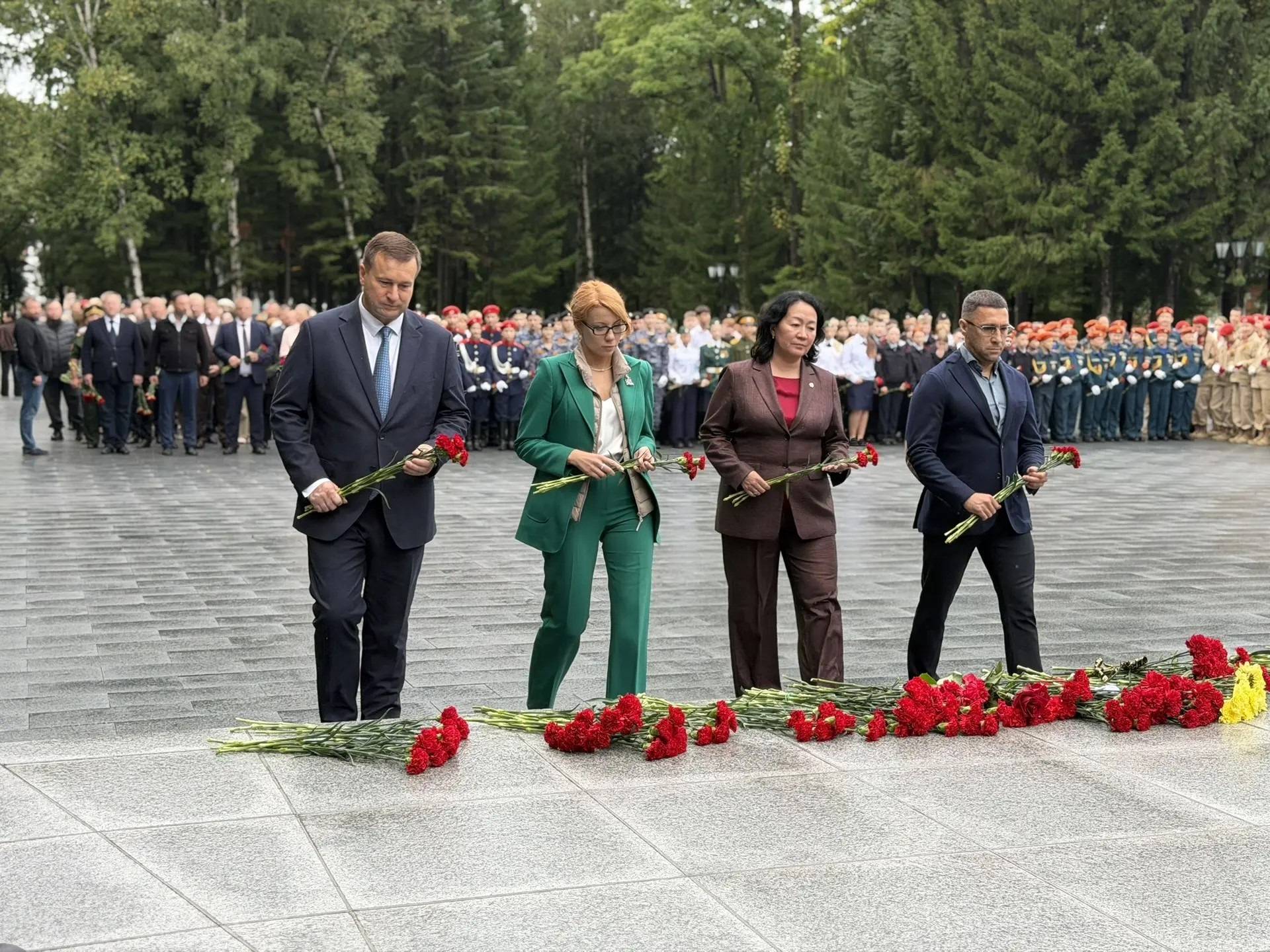 В День окончания Второй мировой войны, в Сквере Победы почтили память тех, кто не вернулся с полей сражения