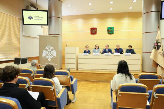 В Пензе рассказали о ходе внедрения единых государственных учебников истории и обществознания