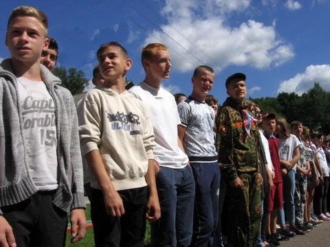 Открытие профильной смены Тульского регионального отделения РВИО в лагере имени Саши Чекалина