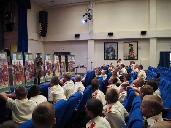 Первокурсники Тульского суворовского военного училища встретились с членами Тульского регионального отделения РВИО