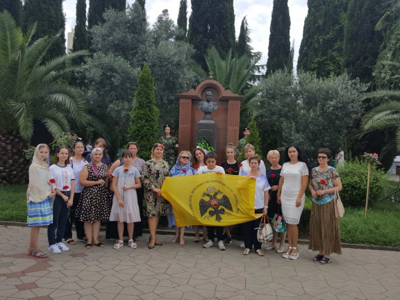 В Краснодарском крае почтили память Николая II и его семьи.