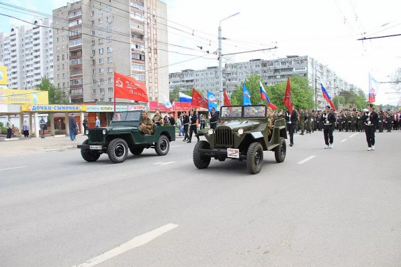 В Зареченском округе Тулы прошло торжественное шествие