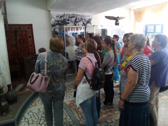 Коррекционная группа учащихся межшкольного учебного комбината города Ставрополя на внемузейном занятии РО РВИО СК